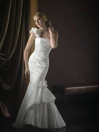 Timeless Elegance Bridal 1077819 Image 3